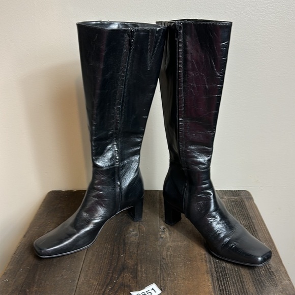 Micheal  D boots size 5 1/2 m black zip up side pre worn heels - Picture 4 of 8